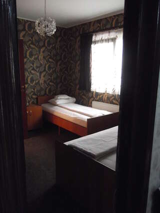 Гостевой дом Pensiunea Contour Яссы Двухместный номер с 2 отдельными кроватями-2